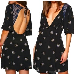 NEW NWT FREE PEOPLE Mocking Bird Mini Dress Black Multi Plunge V-Neck Shift 4